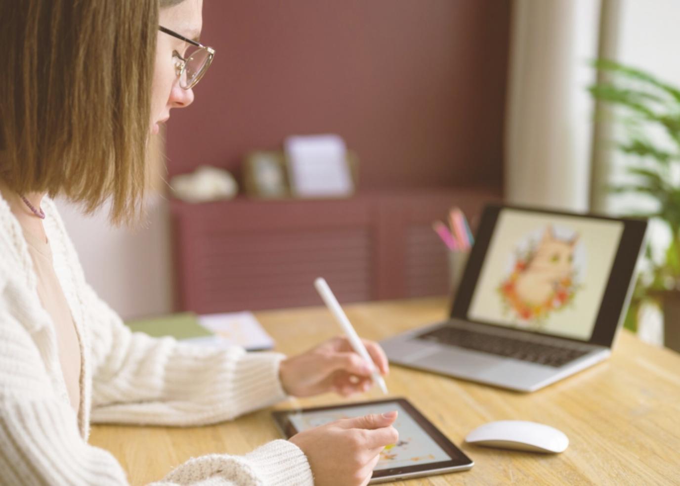 Salle de formation avec participants travaillant sur leurs budgets