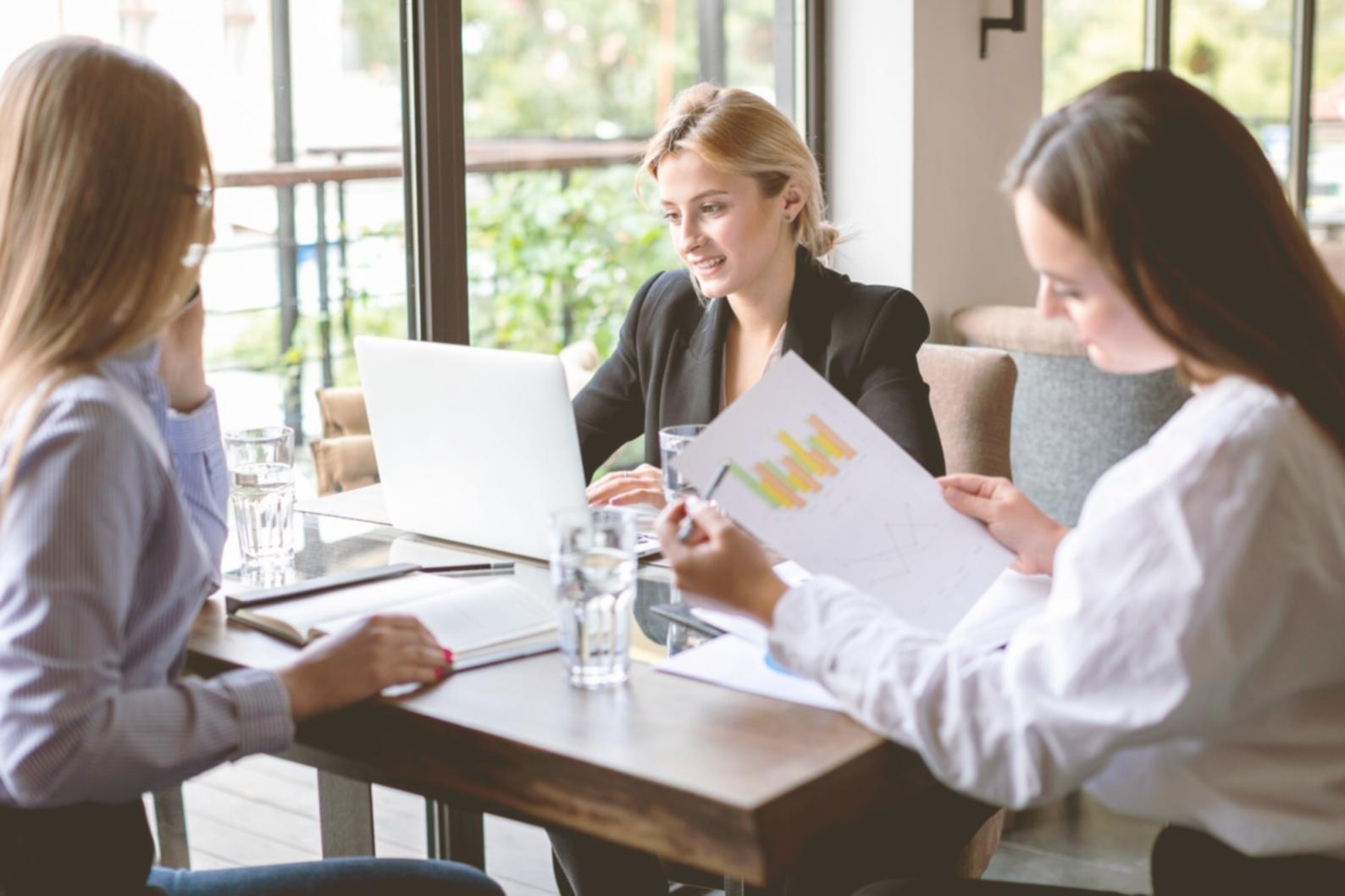 Analyse de documents financiers en équipe